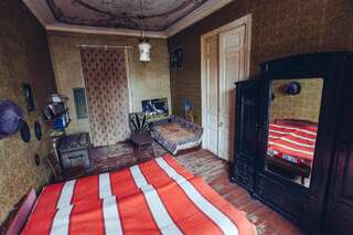 Гостевой дом Vintage Room 1905 Тбилиси Семейный номер с балконом-3