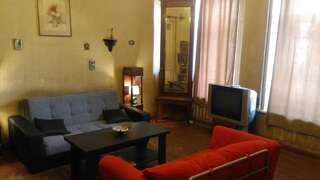 Гостевой дом Vintage Room 1905 Тбилиси Трехместный номер с общей ванной комнатой-11