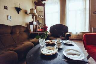 Гостевой дом Vintage Room 1905 Тбилиси Трехместный номер с общей ванной комнатой-4