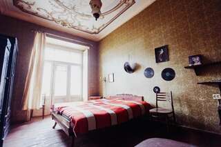 Гостевой дом Vintage Room 1905 Тбилиси Семейный номер с балконом-23